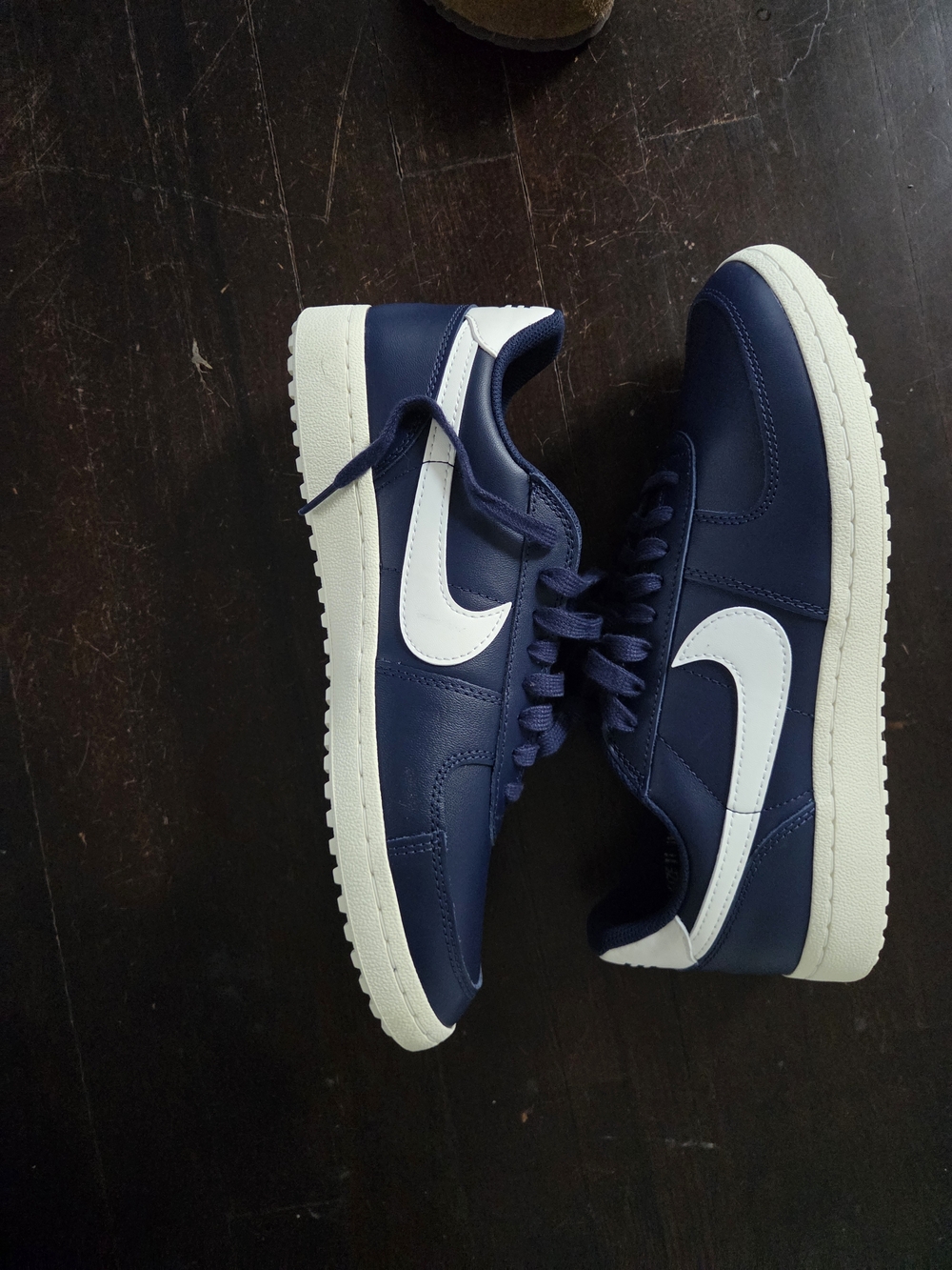 Nike Men's Navy Blue and White Athletic Sneakers - Picture 3 of 5